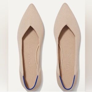 Rothy's Beige Point flat shoe in size 9